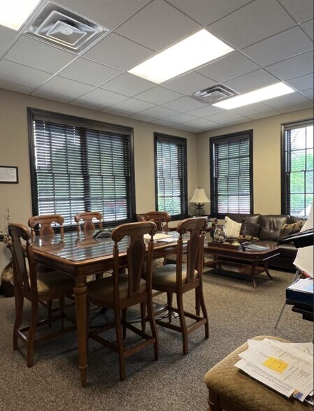 More Photos Of 7540 Sawmill Pky, Powell Office For Sale