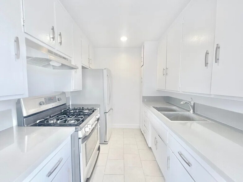 More Photos Of 3667 Veteran Ave, Los Angeles Apartments For Sale