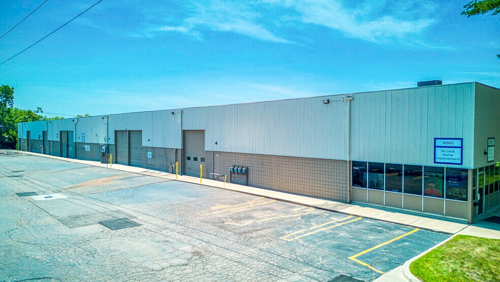 More Photos Of 36733-36977 Amrhein Rd, Livonia Unknown For Lease