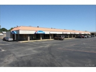Primary Photo Of 4413-4425 W Walnut St, Garland Unknown For Lease