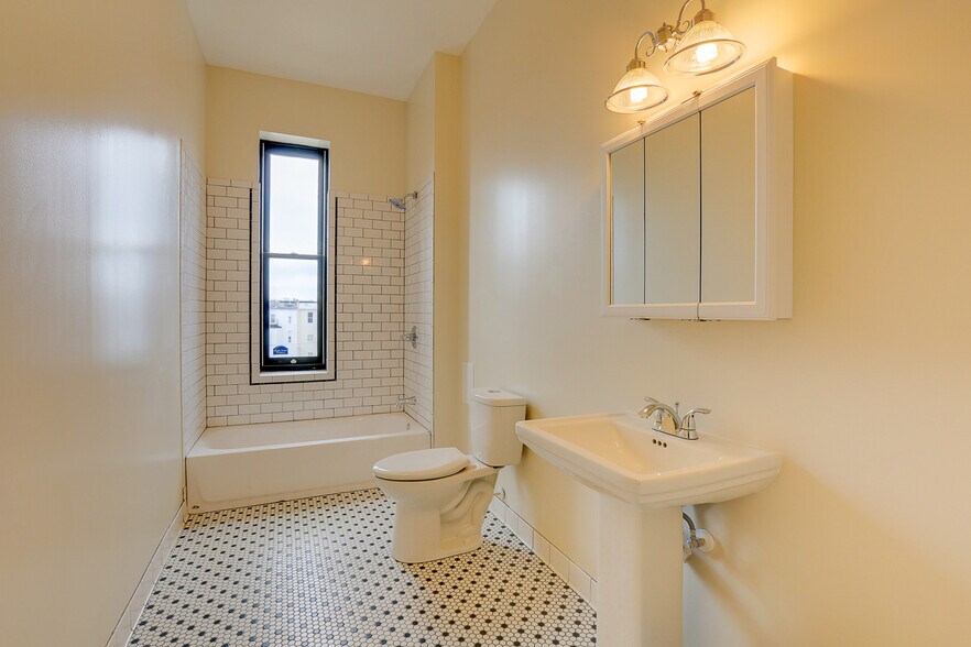 More Photos Of 2116-2118 Saint Paul St, Baltimore Apartments For Sale