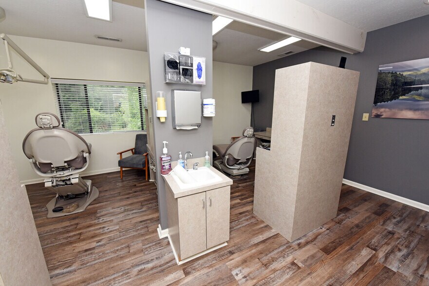 More Photos Of 10 Deer Crossing Trl, Blairsville Office For Lease