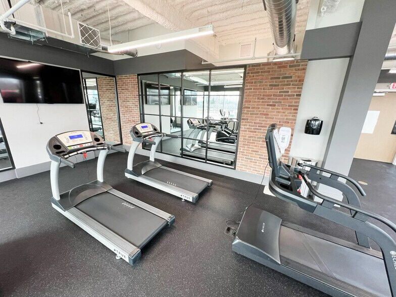 More Photos Of 27500 Drake Rd, Farmington Hills Office For Lease