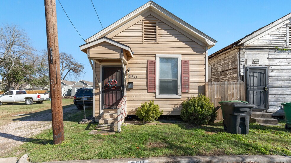 More Photos Of , Houston Multifamily For Sale