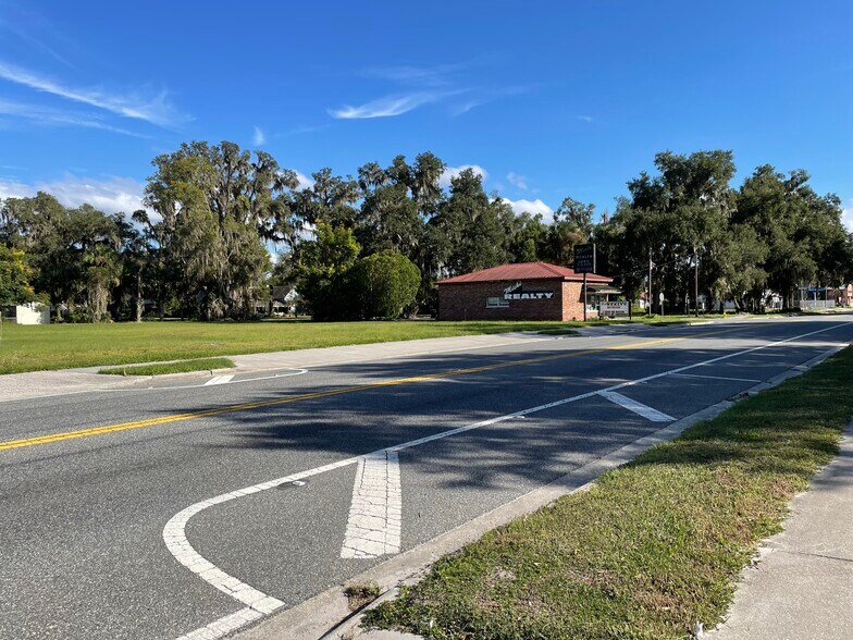 More Photos Of 267 N Market Blvd, Webster Office For Sale