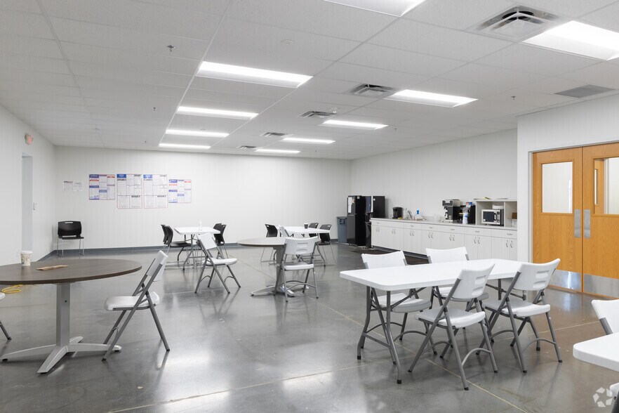 More Photos Of 201 Richard Knock Hwy, Walton Distribution For Lease