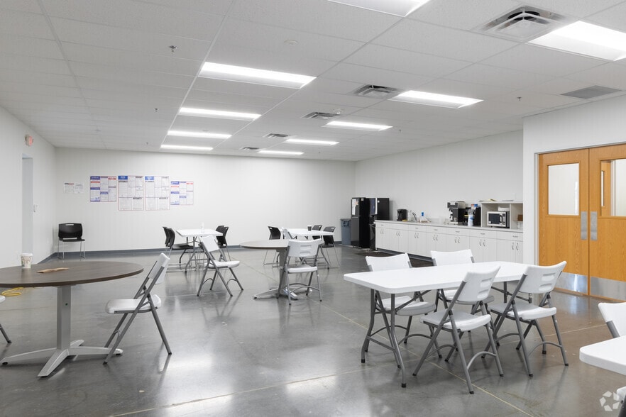 More Photos Of 201 Richard Knock Hwy, Walton Distribution For Lease
