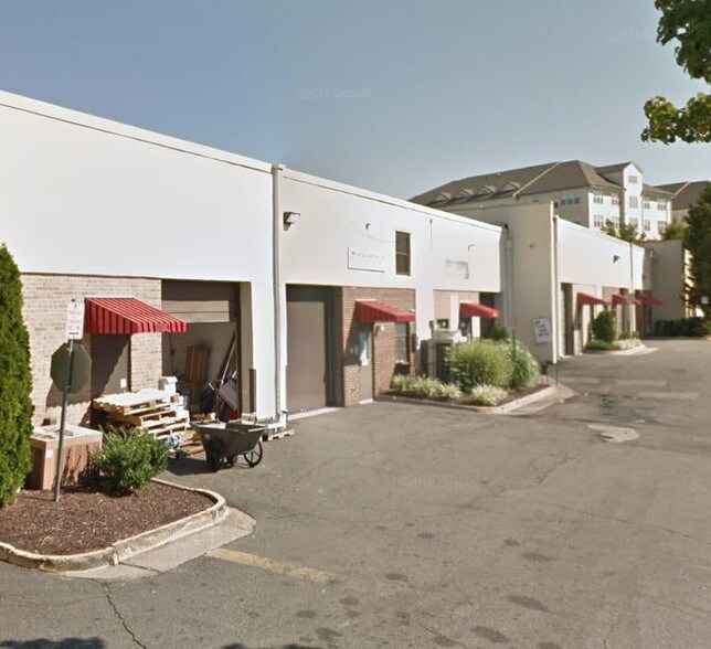 More Photos Of 5601 General Washington Dr, Alexandria Showroom For Sale