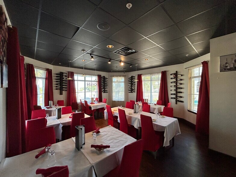 More Photos Of 3983 Destination Dr, Osprey Storefront Retail Office For Sale