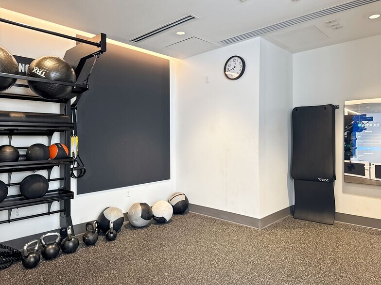 More Photos Of 3 Bethesda Metro Center, Bethesda Coworking Space