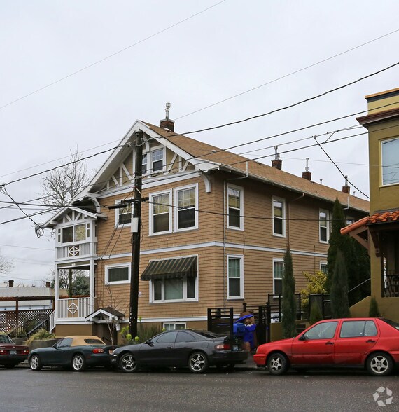 More Photos Of 1906 NW 25th Ave, Portland Apartments For Lease