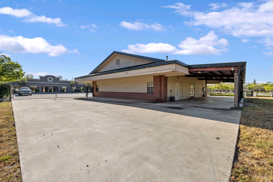 More Photos Of 3404 Shadowbrook Dr, Stockton Storefront Retail Office For Lease