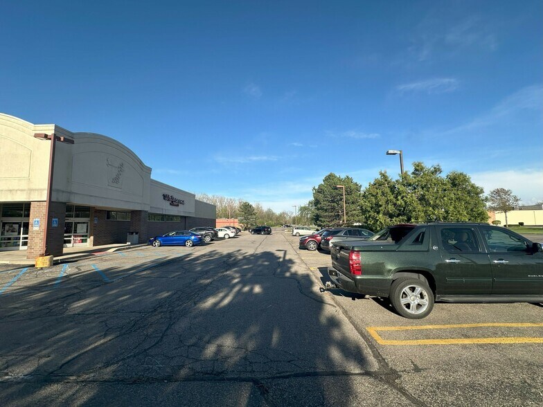 More Photos Of 29200 6 Mile Rd, Livonia Drugstore For Sale