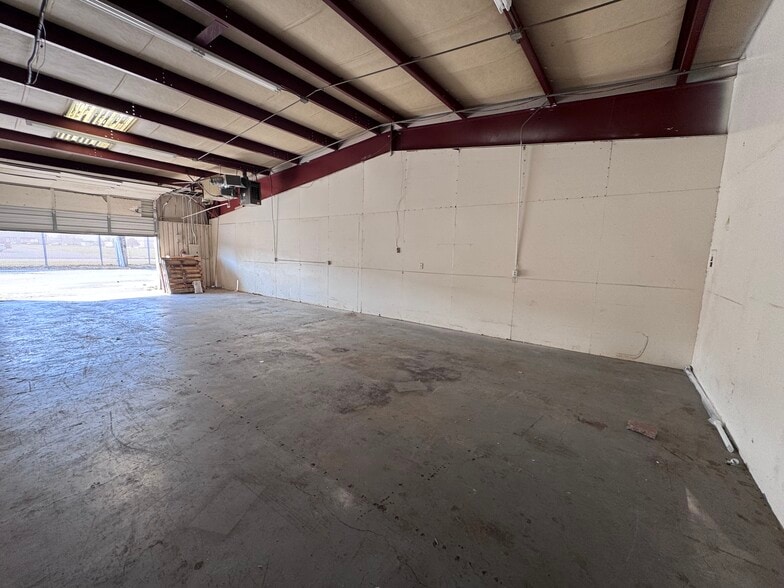 More Photos Of 10828 E Newton St, Tulsa Unknown For Lease