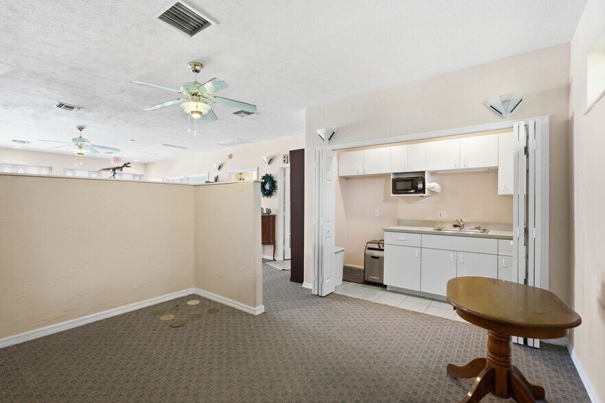 More Photos Of 756-762 SE Port St Lucie Blvd, Port Saint Lucie Office For Lease