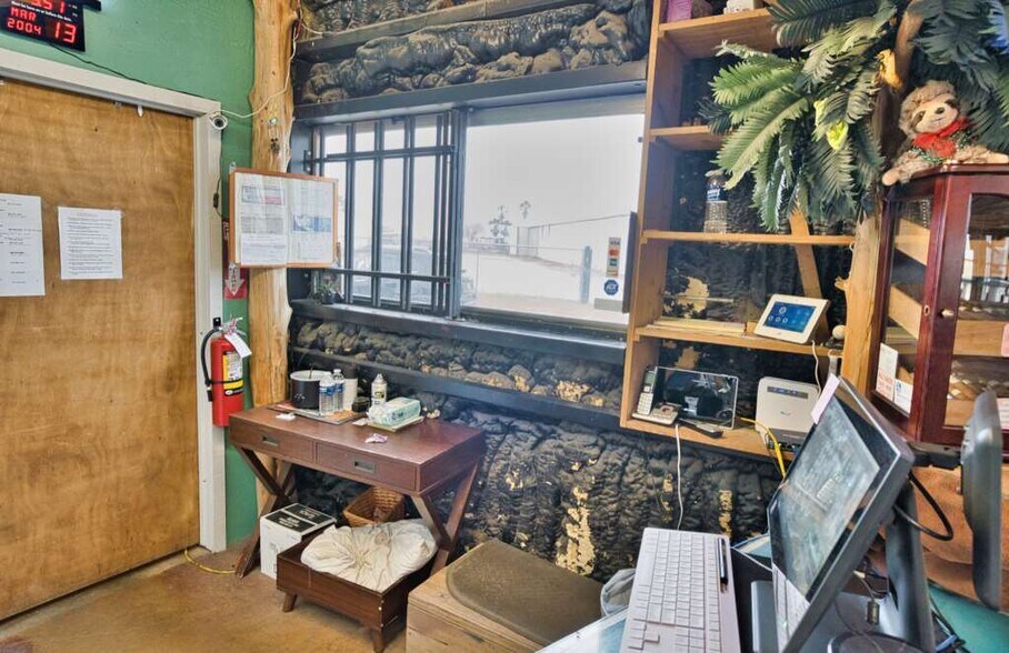 More Photos Of 10 FM 2611 Hl, Sargent Freestanding For Sale