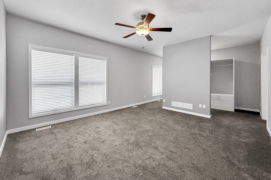 More Photos Of 4326 Hickman Rd, Des Moines Apartments For Sale