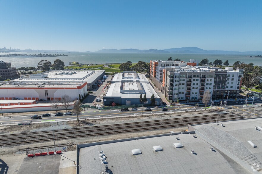 More Photos Of 6601 Shellmound St, Emeryville Research And Development For Lease