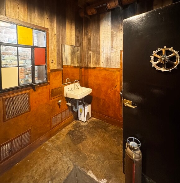 More Photos Of 569 E 2nd Ave, Salt Lake City Unknown For Lease