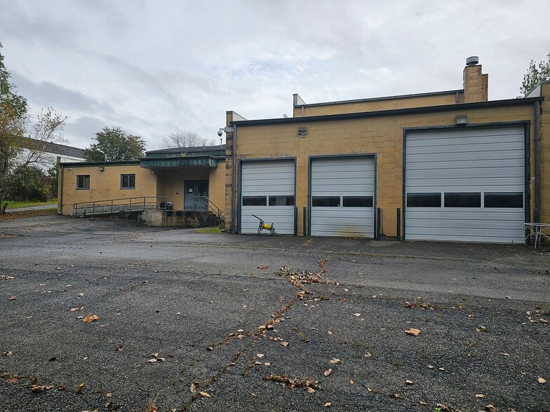 More Photos Of 20 Industrial Dr, Middletown Light Manufacturing For Lease