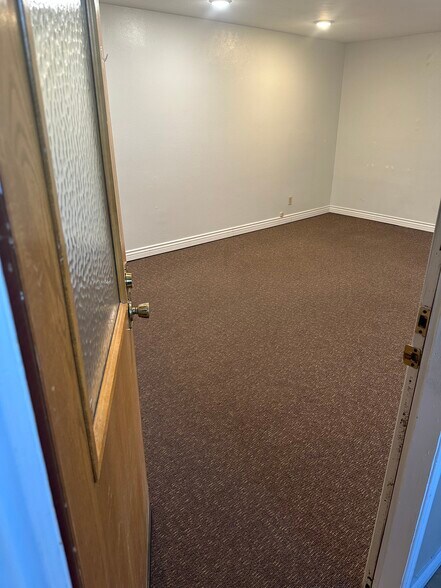 More Photos Of 898 S State St, Orem Office For Lease