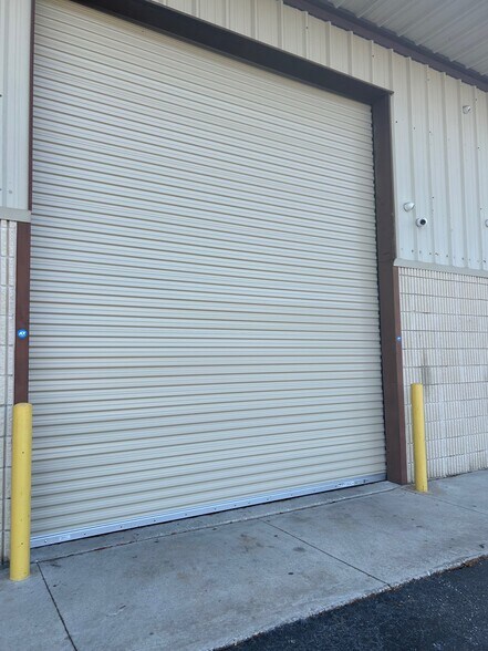 More Photos Of 1196 E Carroll St, Kissimmee Industrial For Lease