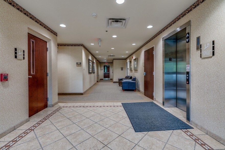 More Photos Of 6000 Brooktree Rd, Wexford Office For Lease