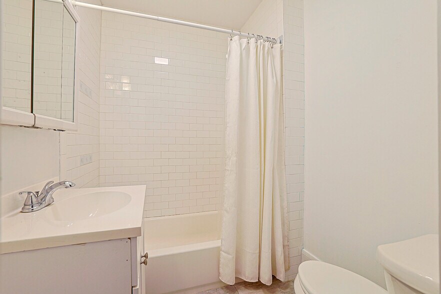 More Photos Of 1525 Larue Ave, Jacksonville Apartments For Sale