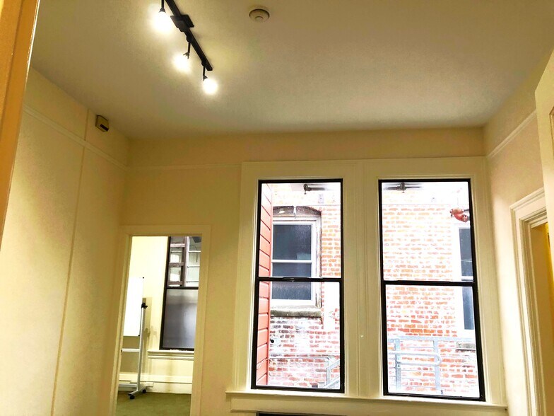 More Photos Of 631-633 Bridgeway, Sausalito Storefront Retail Office For Lease