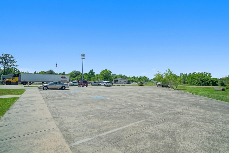 More Photos Of 13712 Rankin Cir, Houston Religious Facility For Sale