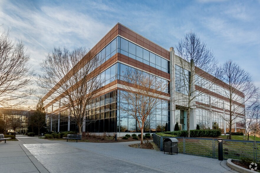 More Photos Of 8 Cadillac Dr, Brentwood Unknown For Lease