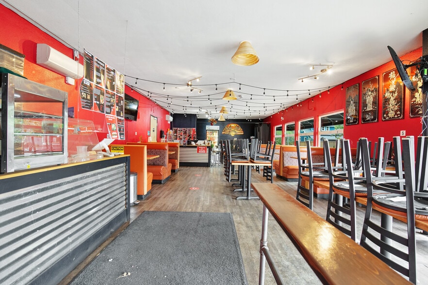 More Photos Of 5003 N Lombard St, Portland Restaurant For Lease