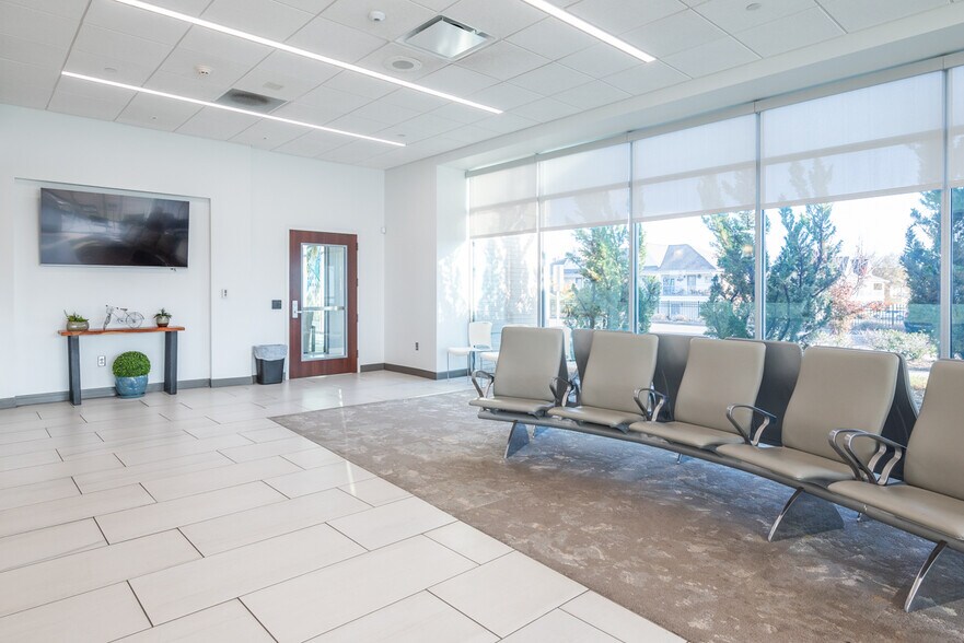 More Photos Of 225 Tomlinson Dr, Starkville Medical For Sale