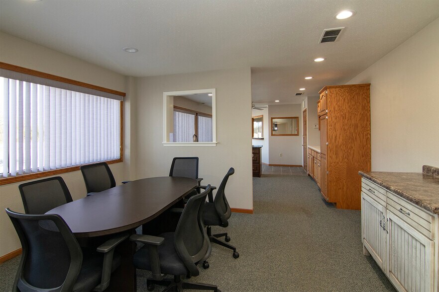 More Photos Of 901 Service Rd, Kiel Flex For Lease
