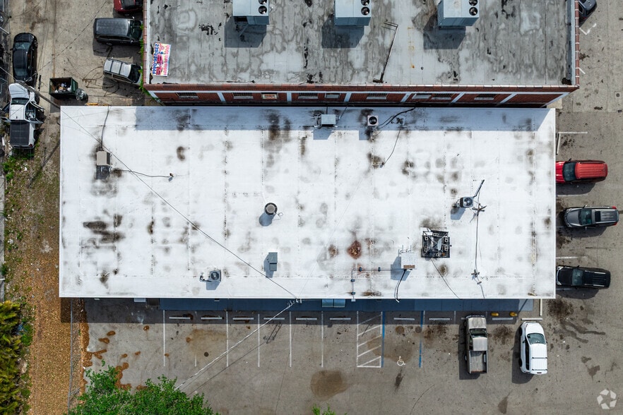 More Photos Of 2467-2469 Edison Ave, Fort Myers General Retail For Sale