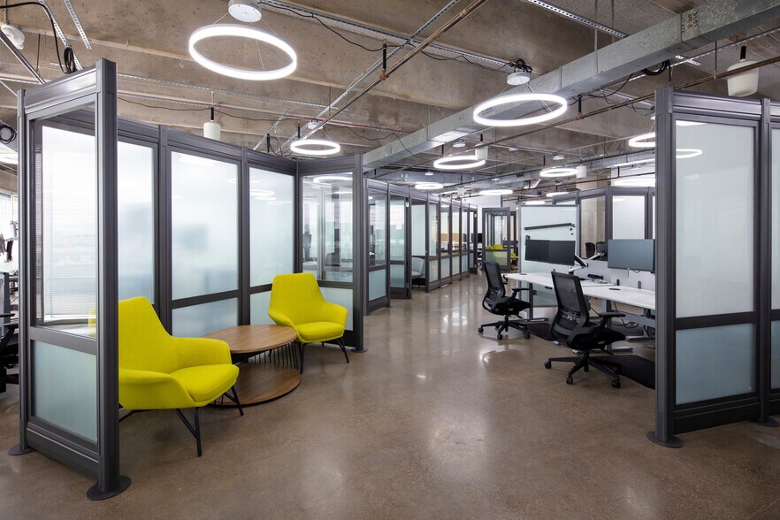 More Photos Of 901 W Walnut Hill Ln, Irving Office For Lease