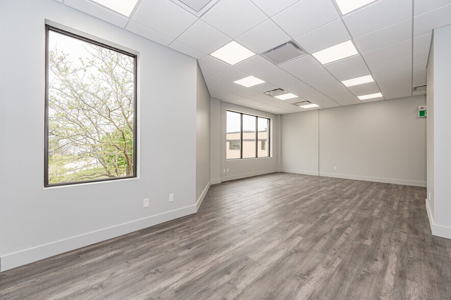 More Photos Of 155 Frobisher Dr, Waterloo Office For Sale
