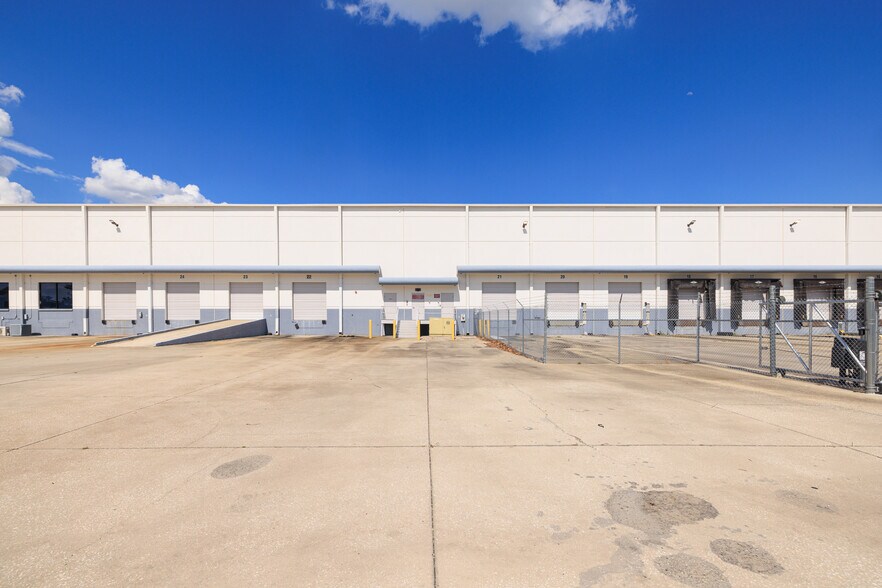 More Photos Of 245 Deen Still Rd, Davenport Warehouse For Lease