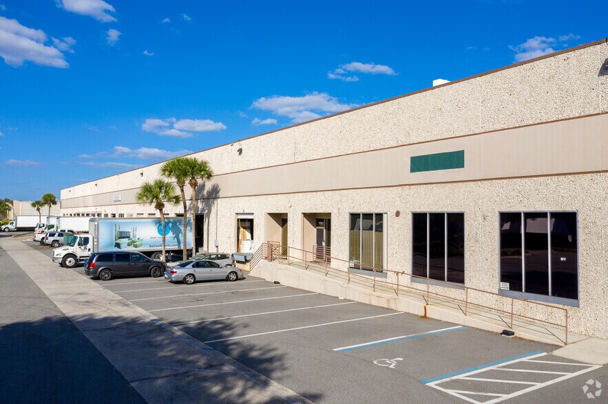 More Photos Of 7503-7527 Exchange Dr, Orlando Distribution For Lease