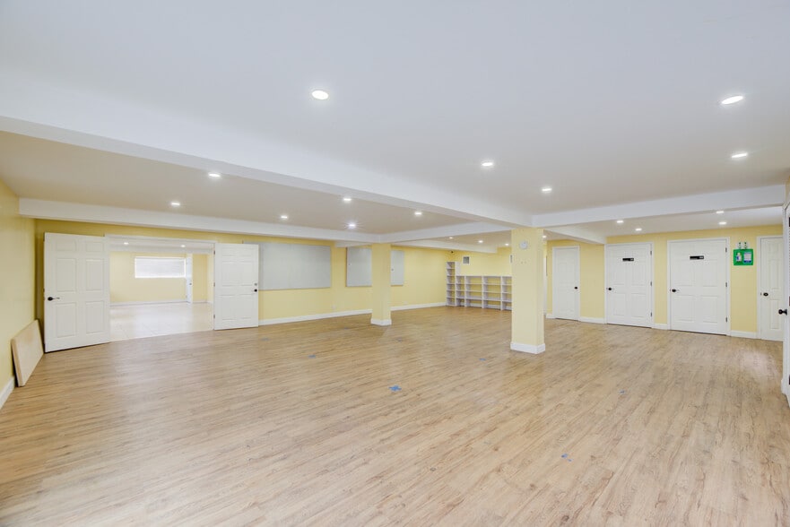 More Photos Of 359 10th St, West Palm Beach Storefront Retail Office For Lease