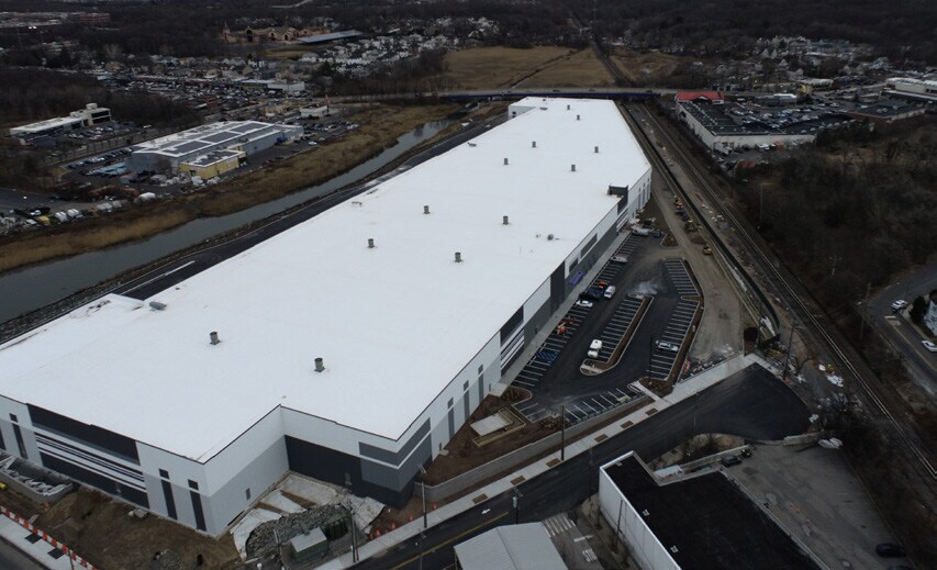 More Photos Of 1 Nassau Pl, Staten Island Warehouse For Lease