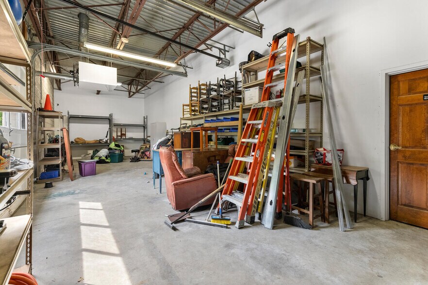 More Photos Of 30 Ray Ave, Burlington Light Distribution For Lease