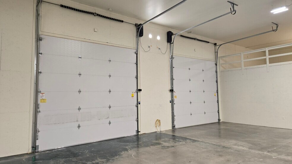 More Photos Of 21 N Skipworth Rd, Spokane Valley Showroom For Lease