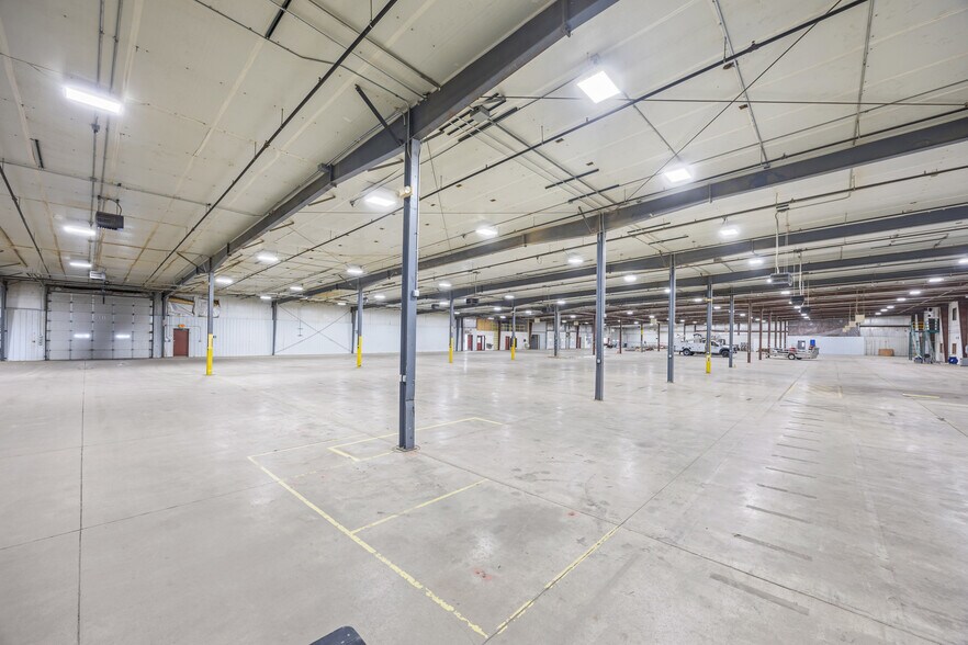More Photos Of 3931 37th Ave SW, Fargo Manufacturing For Sale