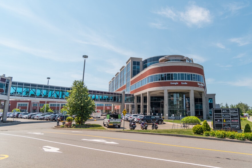 Primary Photo Of 825 Boul Lebourgneuf, Québec Office For Lease
