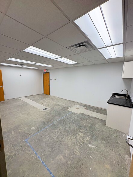 More Photos Of 7334 E Broad St, Blacklick Medical For Sale