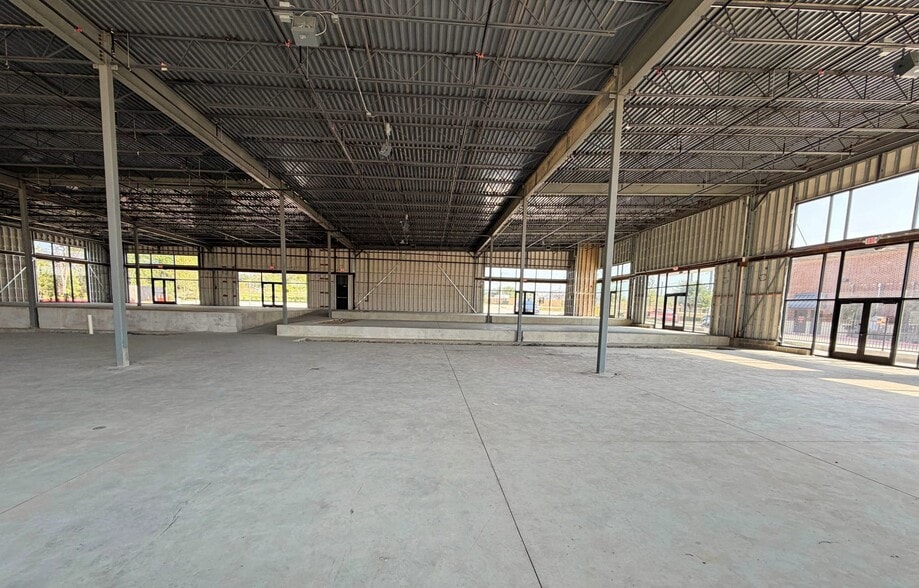 More Photos Of 1221 E University Dr, Prosper General Retail For Lease