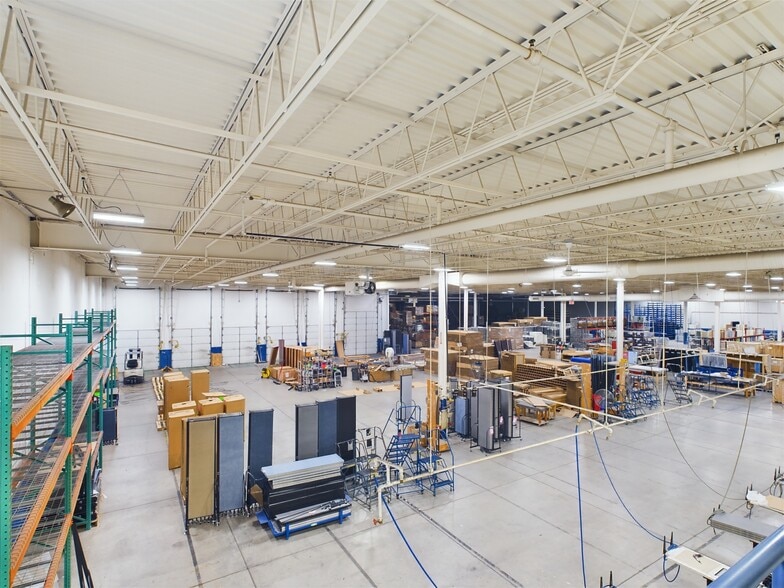 More Photos Of 585 Capital Dr, Lake Zurich Warehouse For Sale