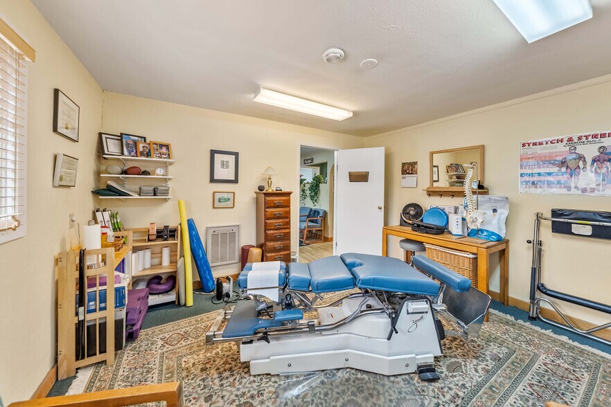 More Photos Of 1745 Ashland St, Ashland Medical For Sale