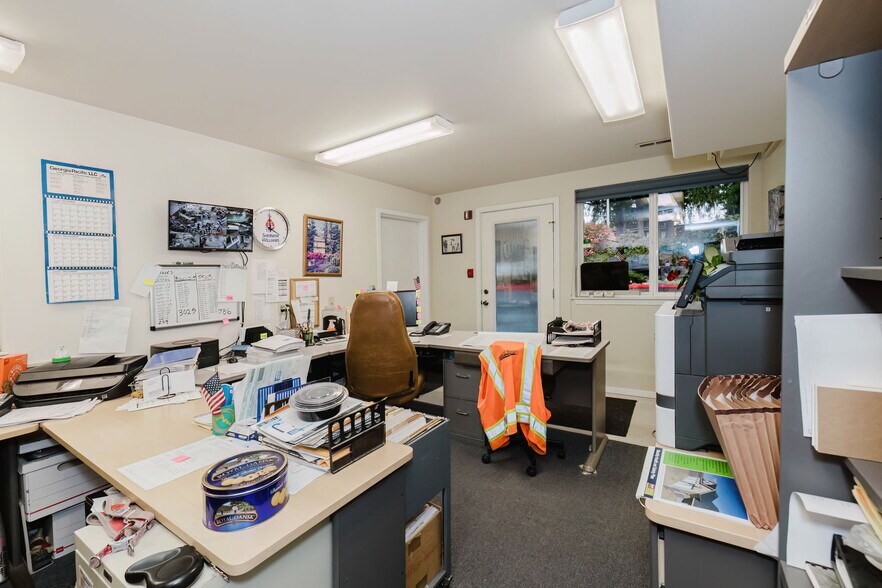More Photos Of 5706 Bethel Rd, Port Orchard Warehouse For Sale